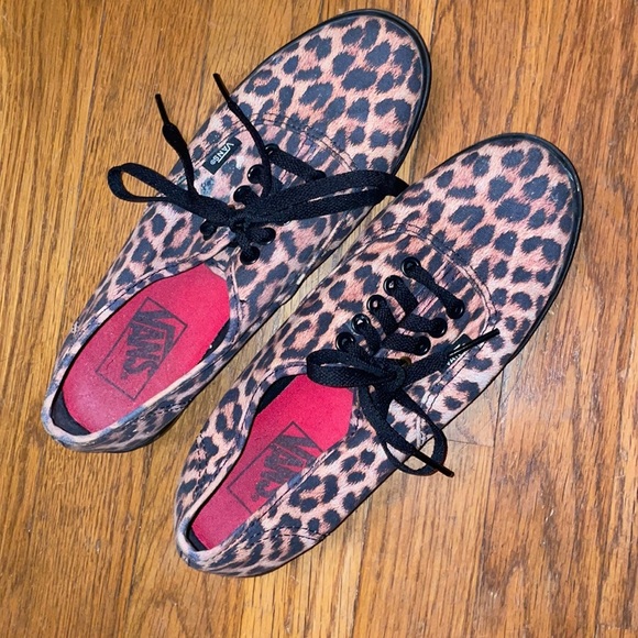 Vans cheetah leopard W7.5 M6 USA - Picture 1 of 2